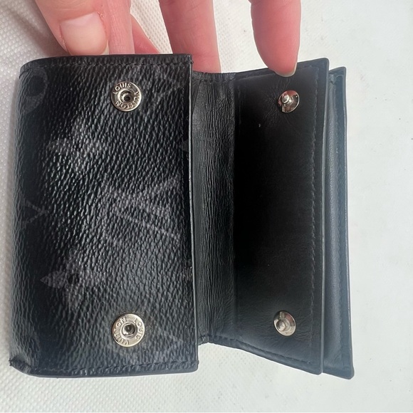 Authentic Louis Vuitton LV Monogram Eclipse Discovery Compact Wallet - Picture 10 of 14